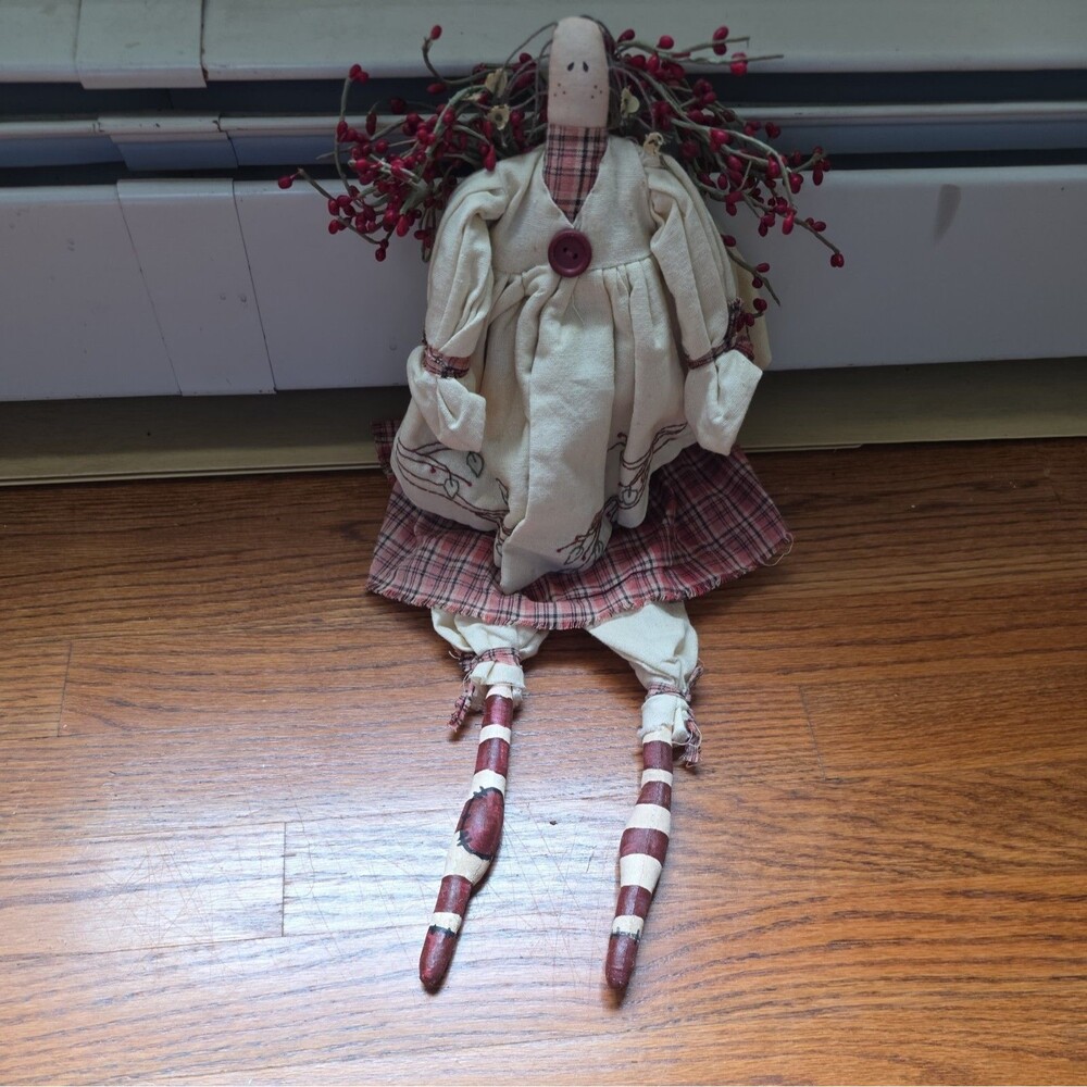 Vtg. Tender Heart Treasures 21" Cloth Rag Doll *Garden & Nature Red Plaid Dress